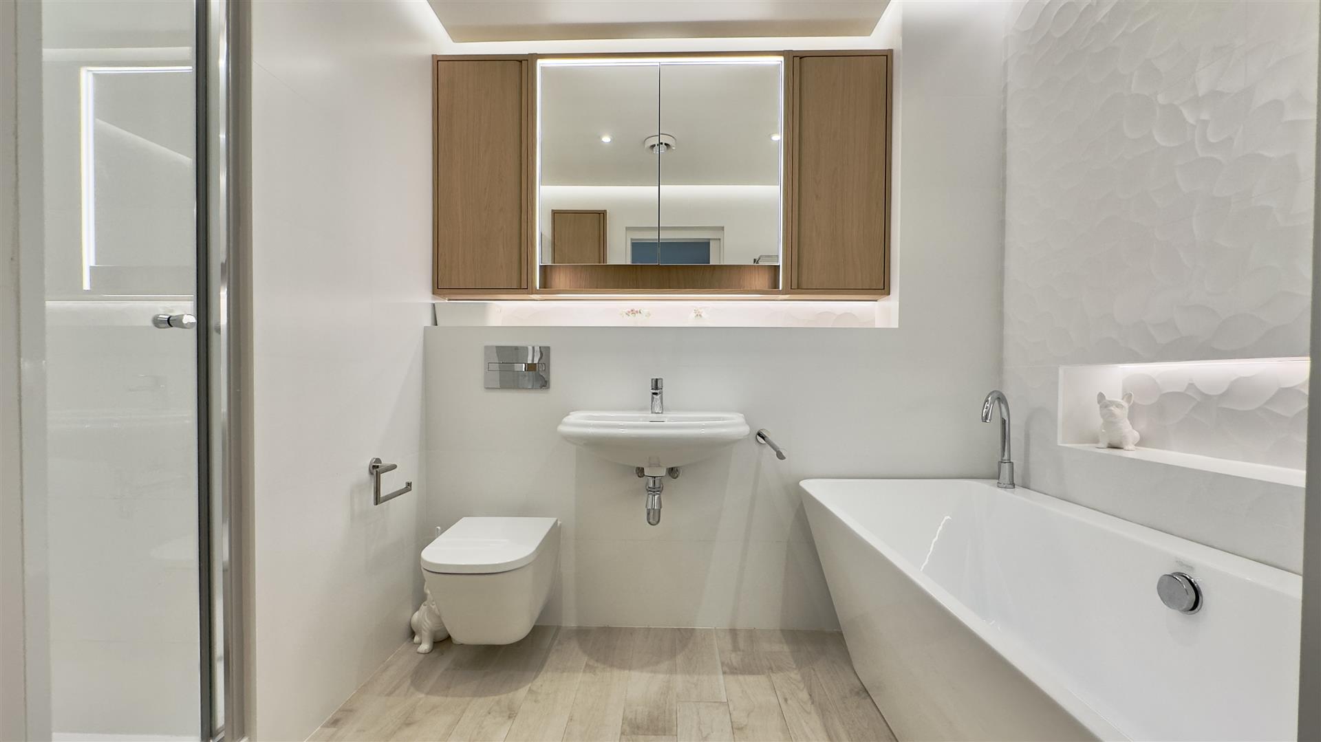  Image of House - 2 Bedrooms - 2 Bathrooms for Sale in Highcliffe House-Gibraltar, Image 6